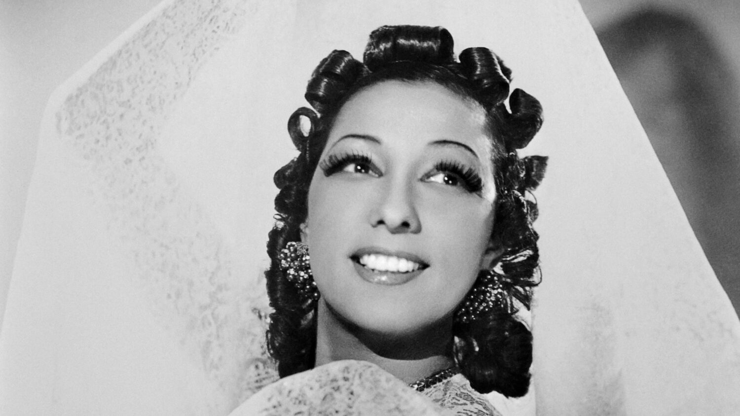 Josephine Baker - A Trailblazer In Entertainment And Civil Rights