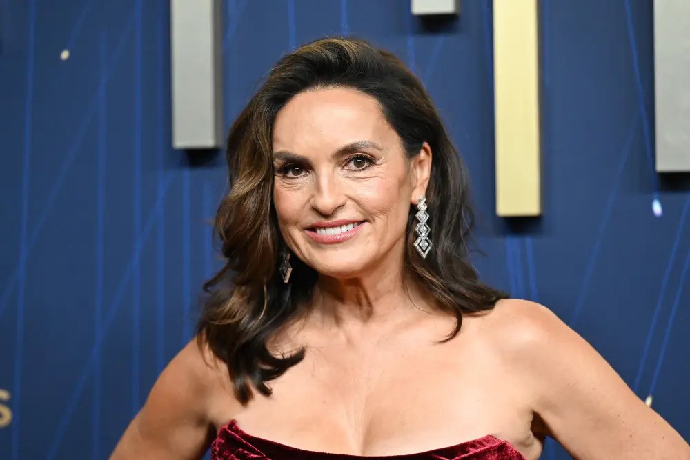 Mariska Hargitay poses on the red carpet at the Emmys
